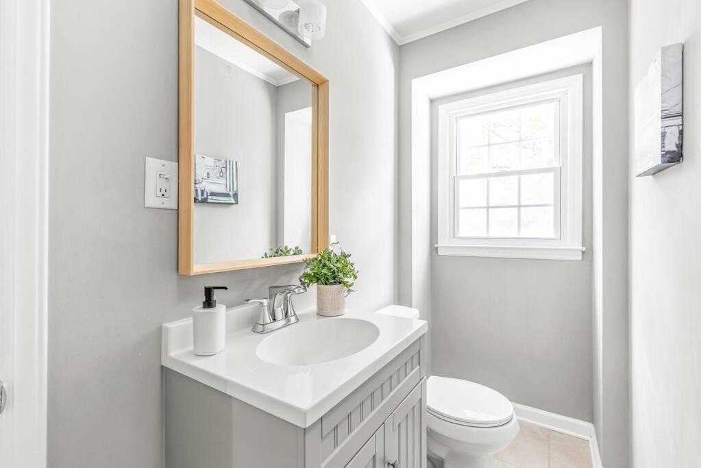 Apartament Spotless 4Br Near Clt Uptown, Fast Wi-Fi Charlotte Zewnętrze zdjęcie